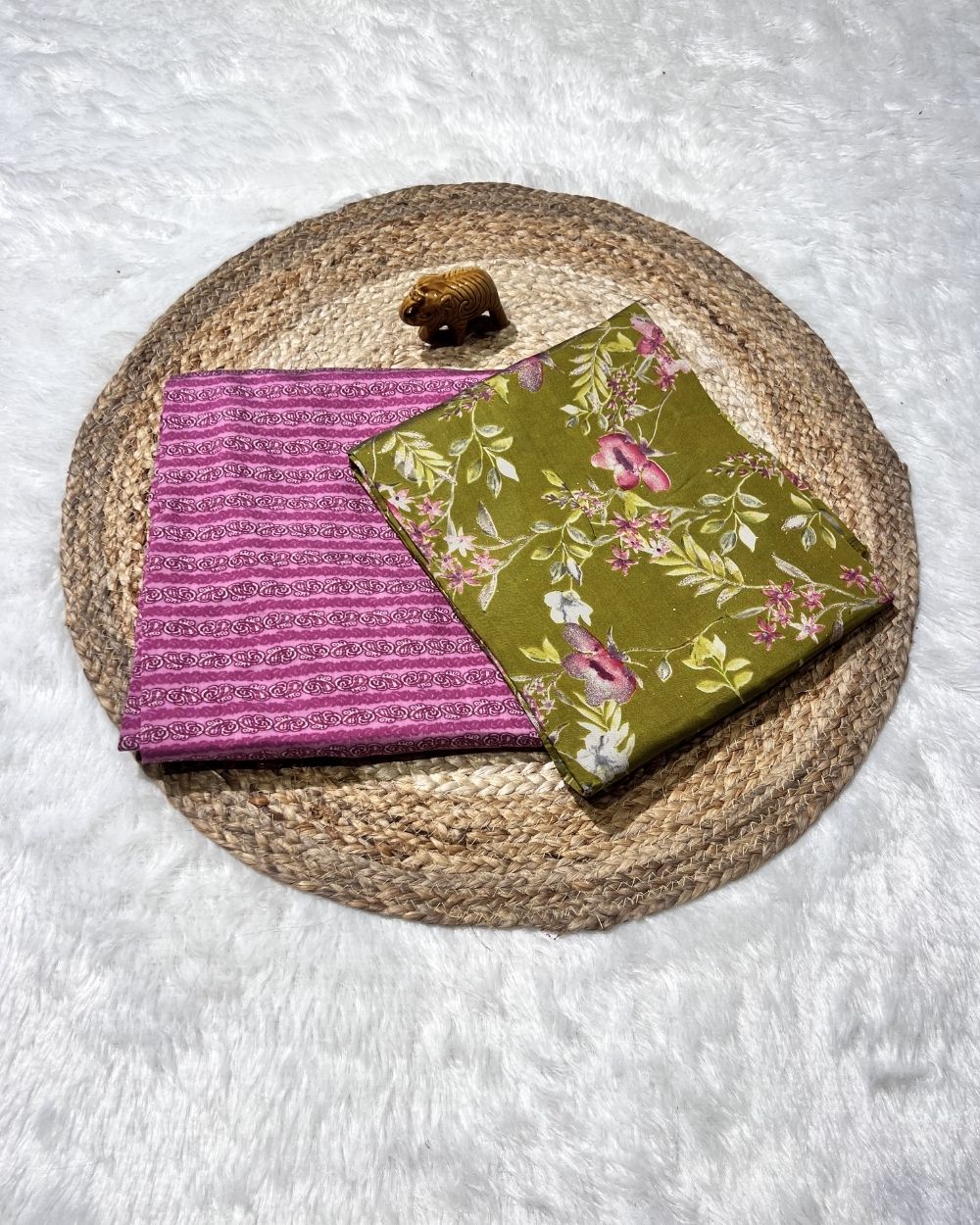 Printed Muslin Unstitched Mehandi Green (2.90 mtr) & Onion Pink Bottom (2.40 mtr) Set 42 Inches Width