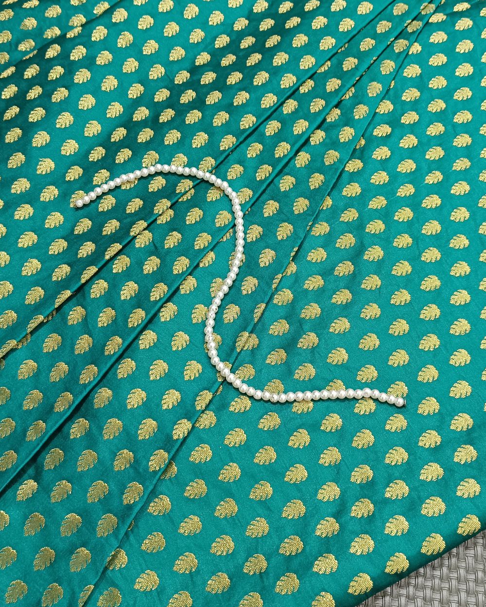 Banarasi Peacock Green Colour 42 Inches Width