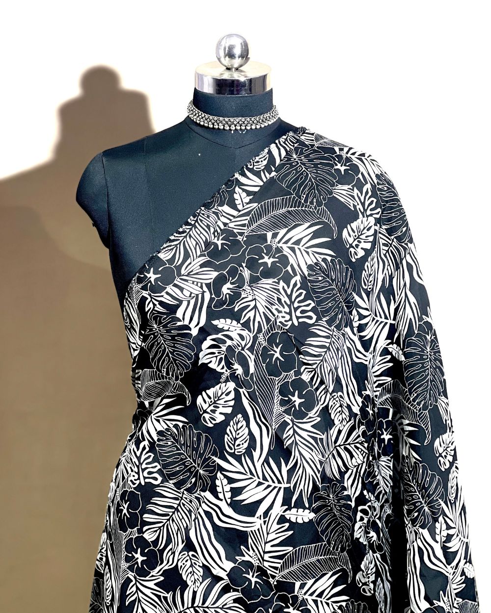 Printed Muslin (Foil) Black Colour 44 Inches Width