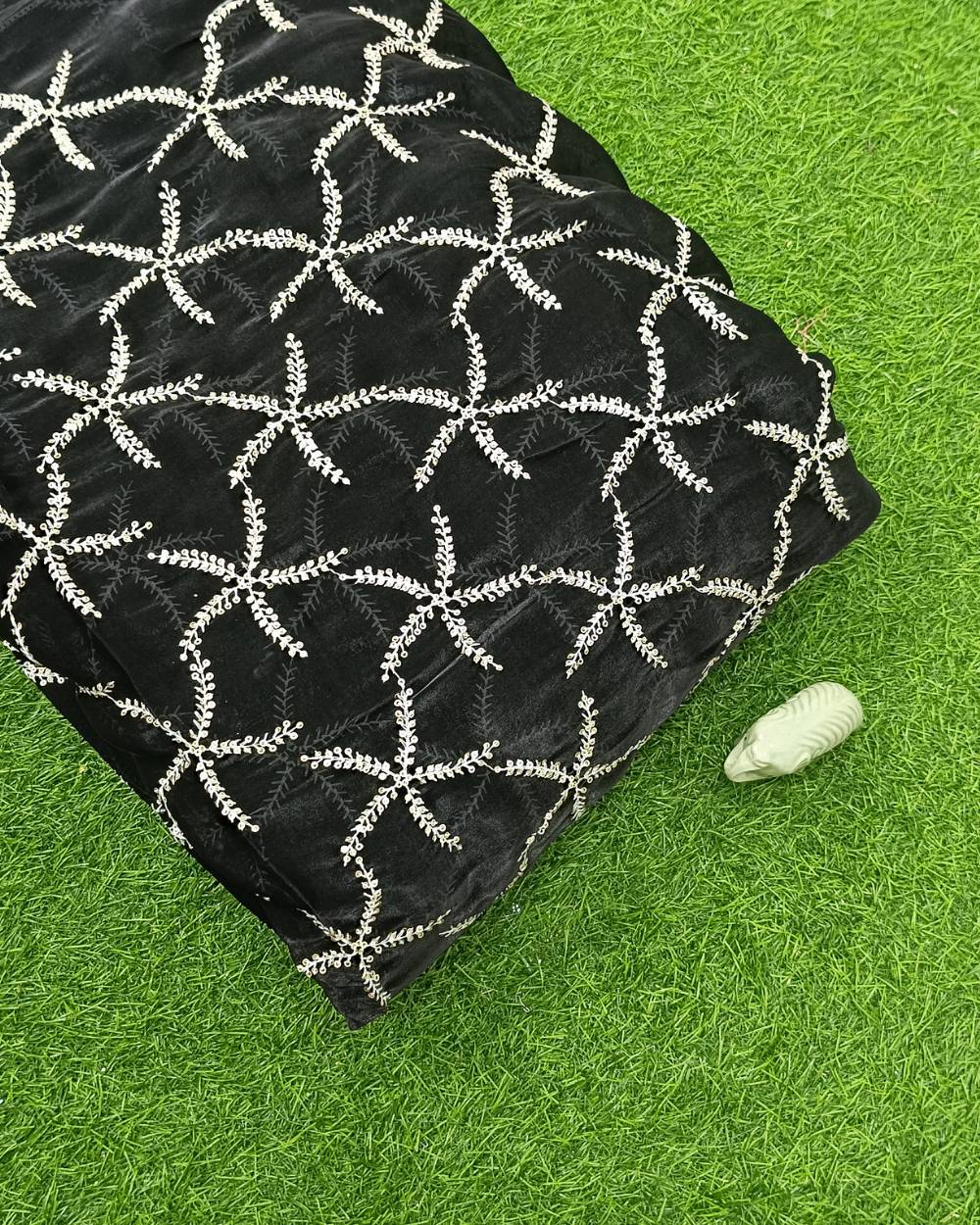 Jimmy Choo Work Black Colour 43 Inches Width