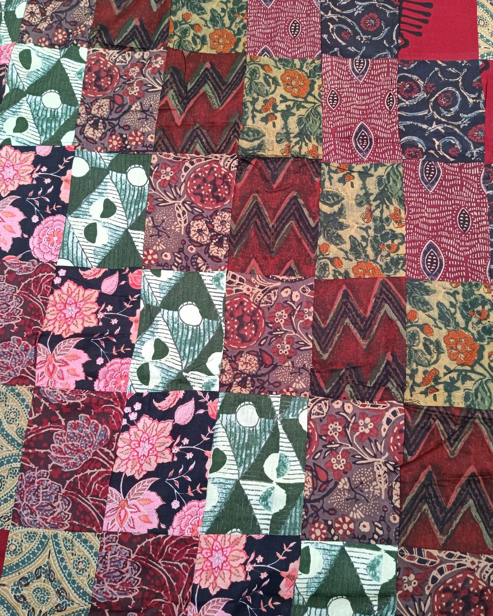 Printed Cotton  Patchwork Quilt Maroon Colour 42 Inches Width