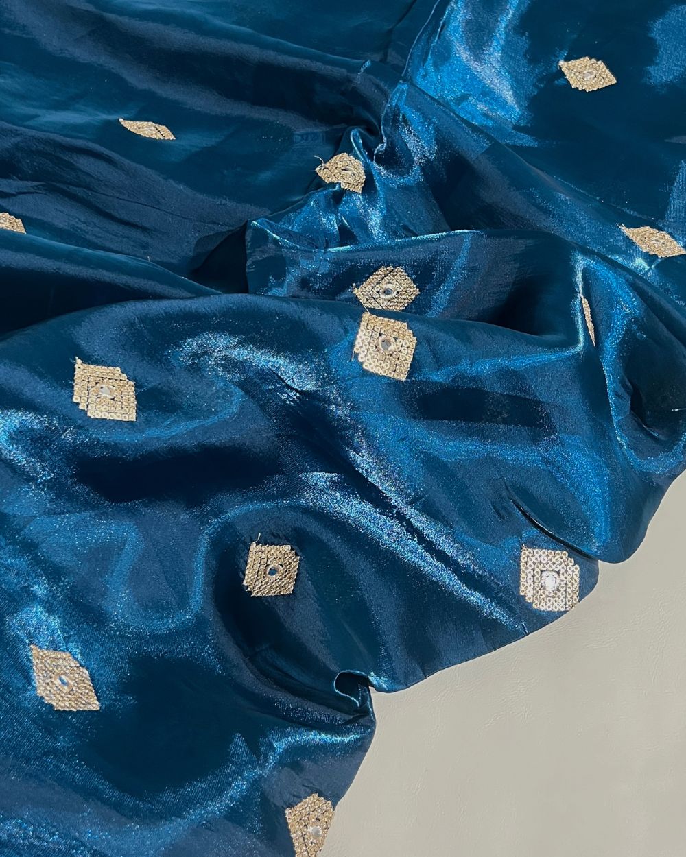 Jimmy Choo Work Kerosene Colour 45 Inches Width