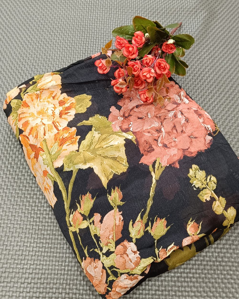 Printed Chinnon Black Colour 42 Inches Width