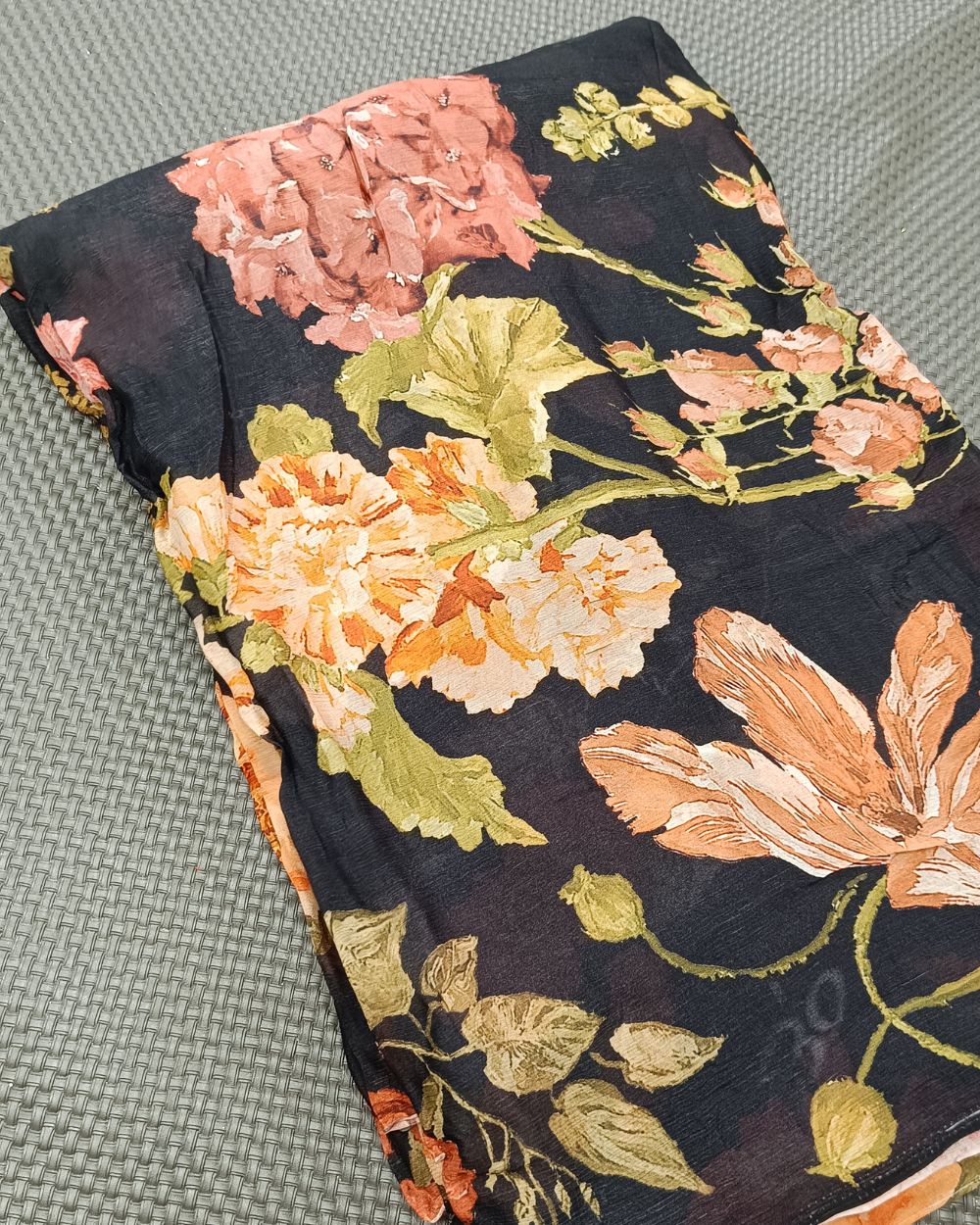 Printed Chinnon Black Colour 42 Inches Width