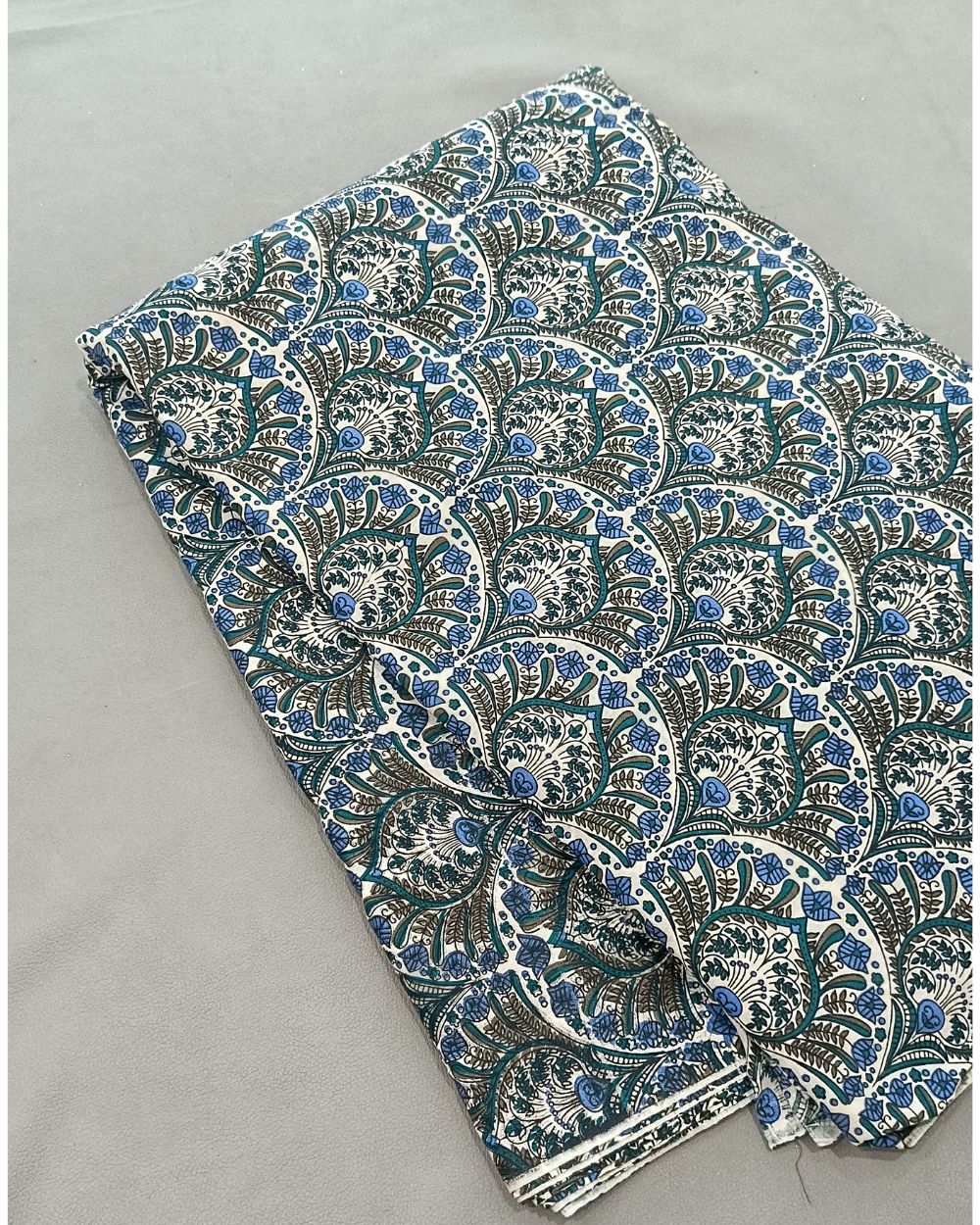 Printed Cambric Cotton White 42 Inches Width
