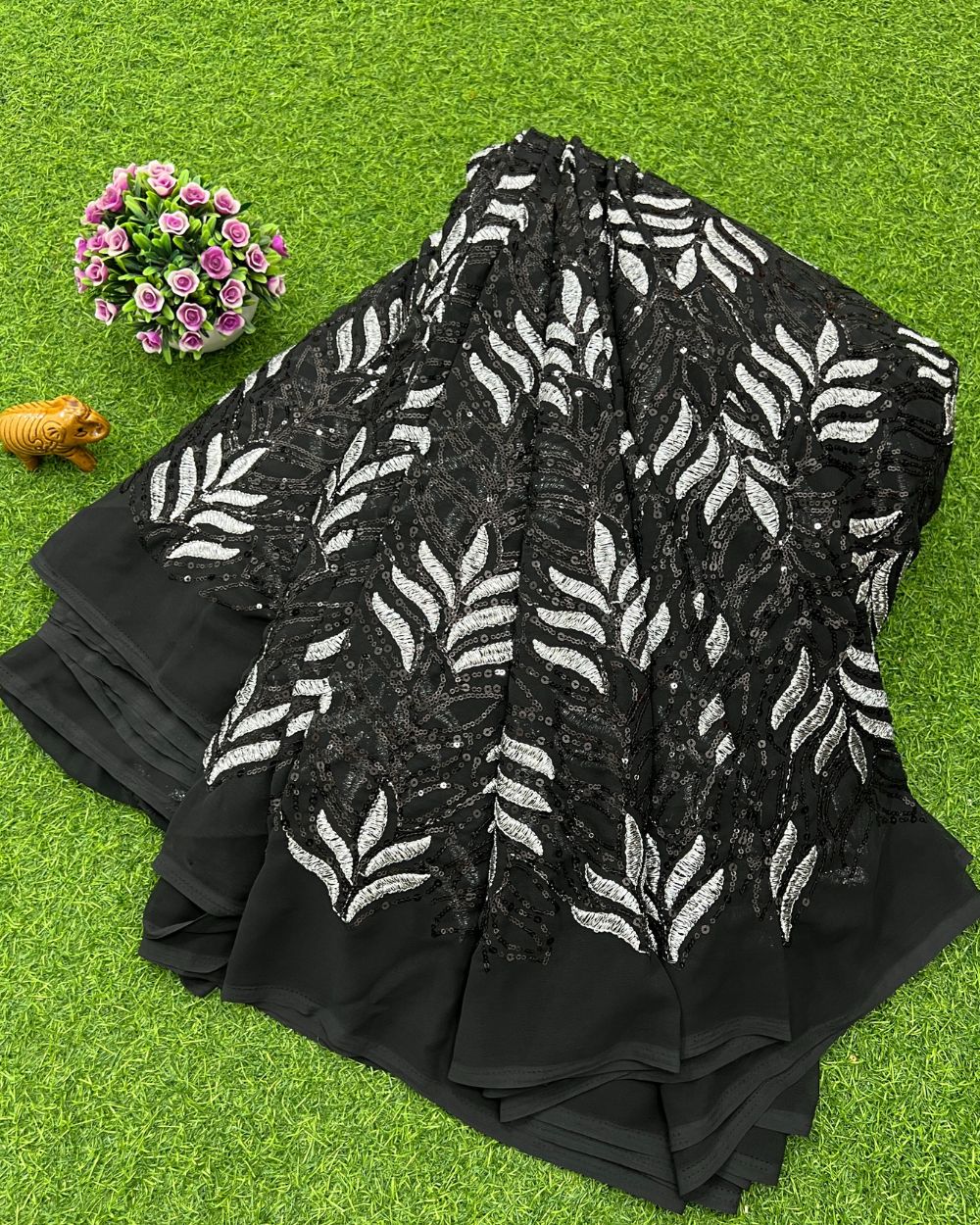 Georgette Work Black Colour 44 Inches Width