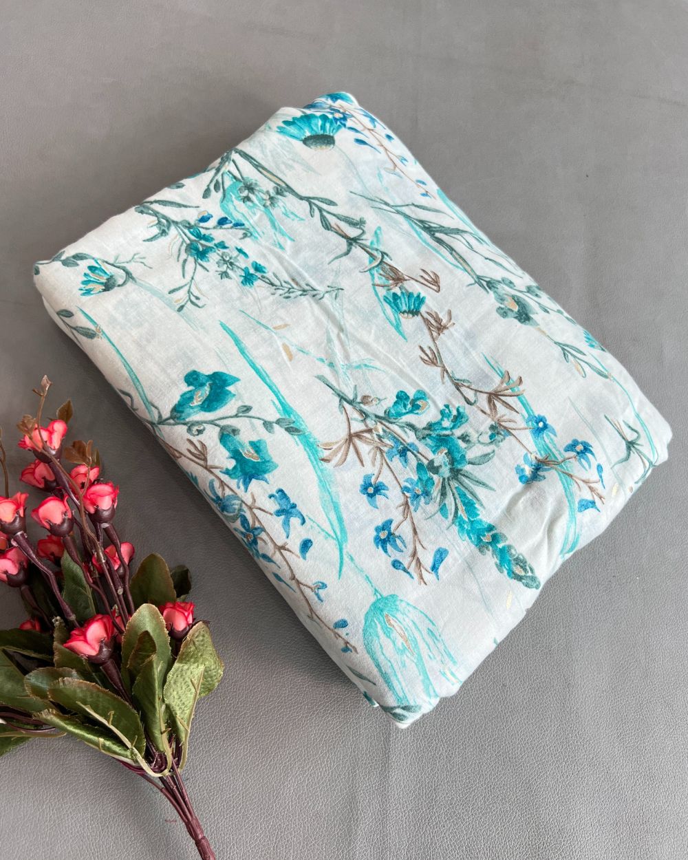 Printed Mal Cotton (Foil) White Colour 45 Inches Width