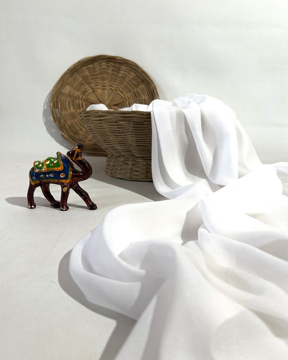 Plain Star Georgette White Colour 44 Inches Width