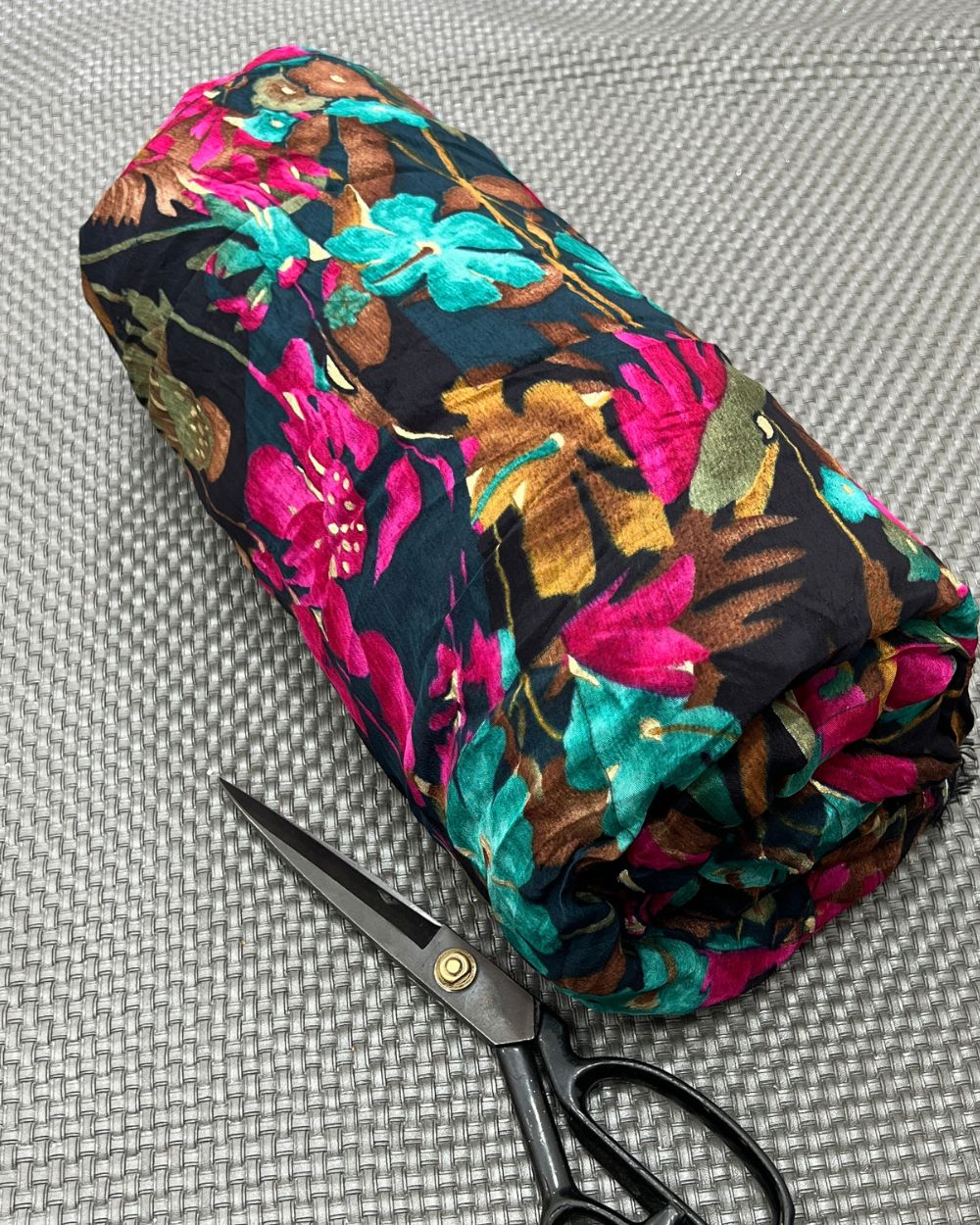 Printed Chinnon Black Colour 42 Inches Width