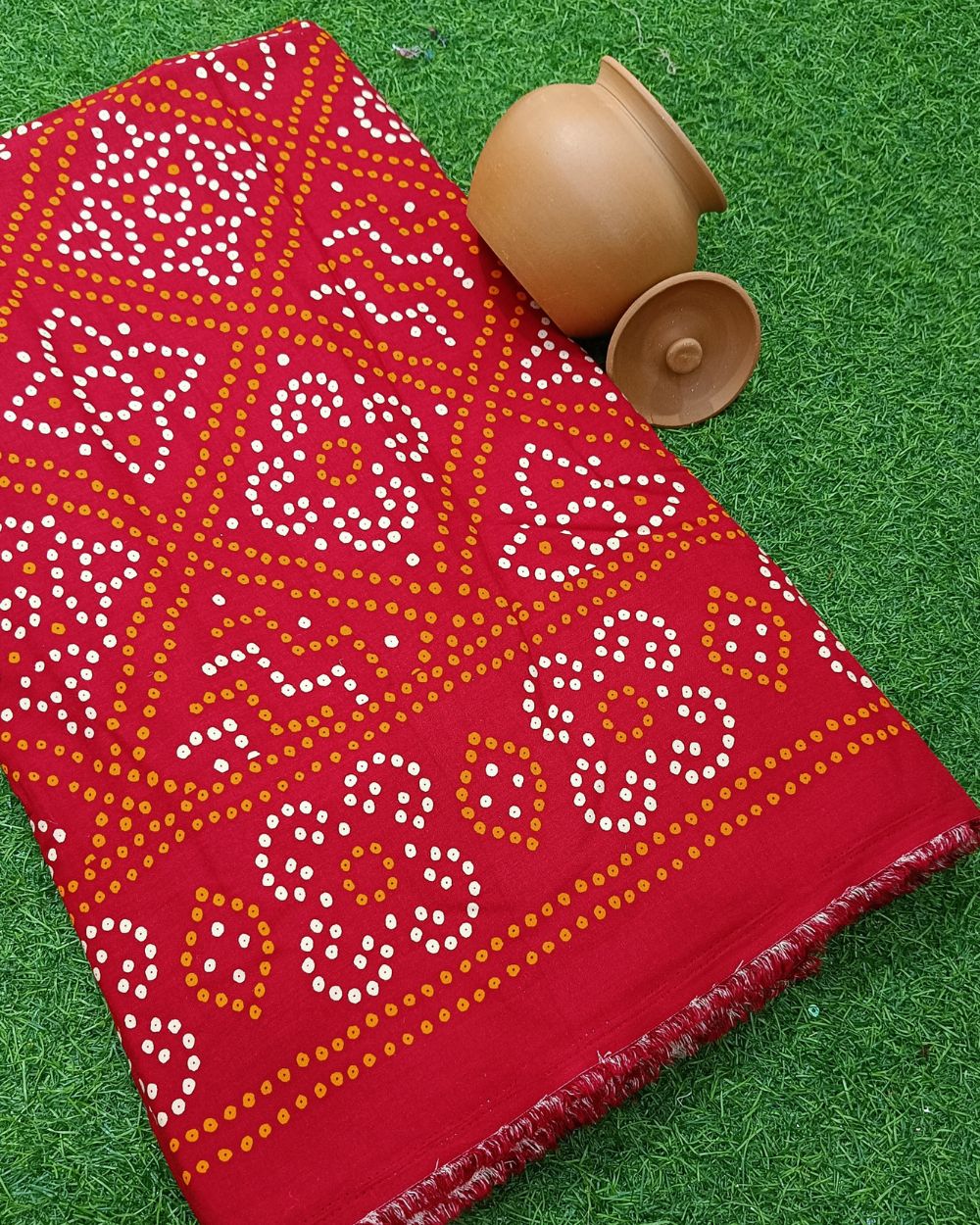 Rayon Bandhani Print Red Colour 42 Inches Width