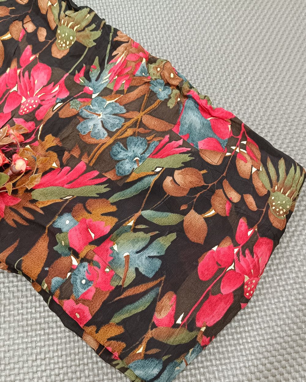 Printed Chinnon Black Colour 42 Inches Width