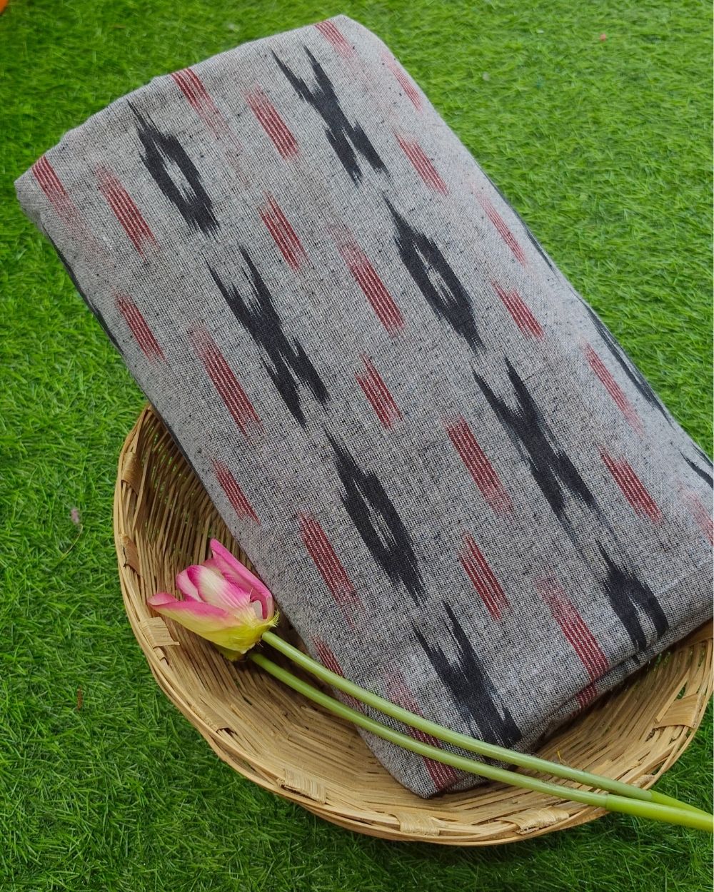 Woven Pure Cotton Ikat Light Grey Colour 42 Inches Width