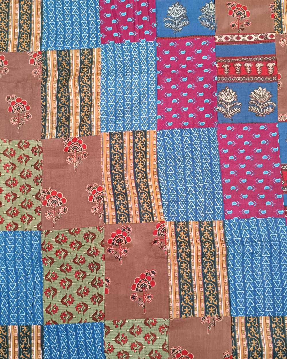Printed Cotton  Patchwork Quilt Multicolor 42 Inches Width