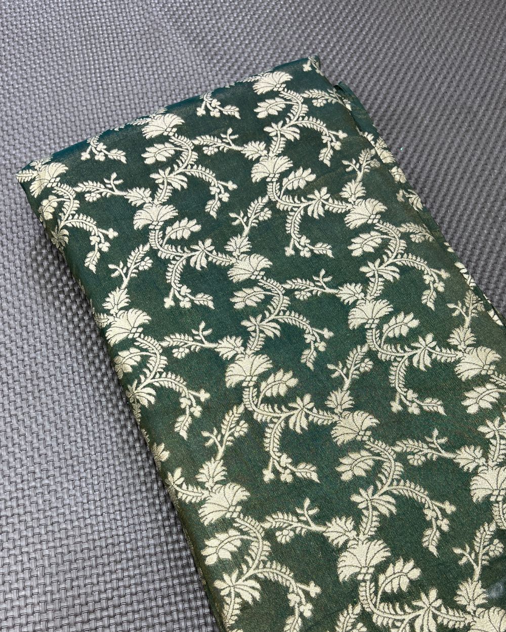 Cosmos Zari Work Green Colour 45 Inches Width