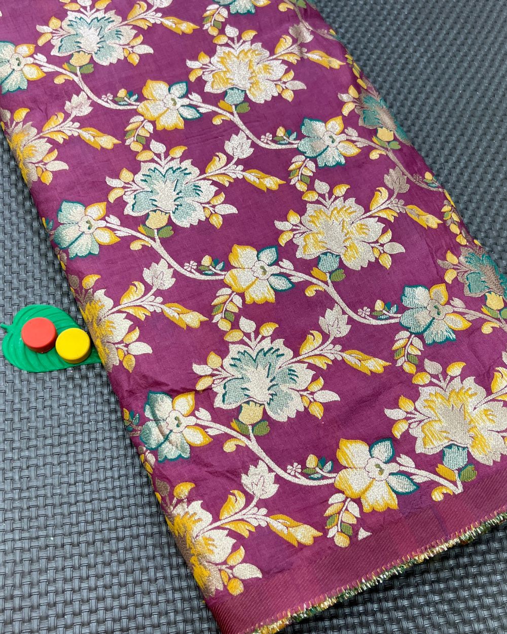 Jacquard Brocade Onion Pink Colour 45 Inches Width