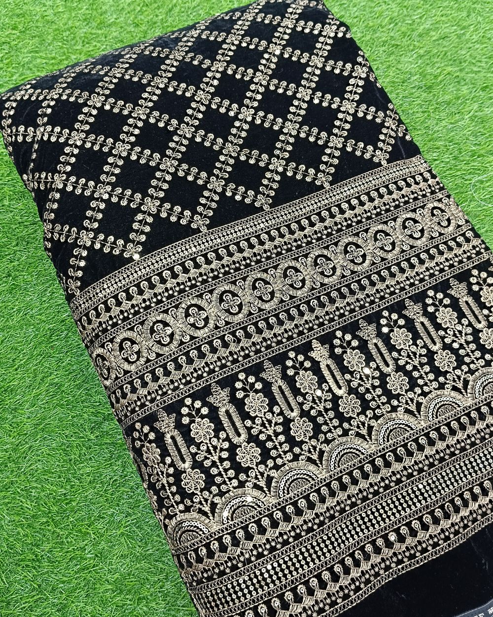 Border Velvet Work Black Colour 55 Inches Width