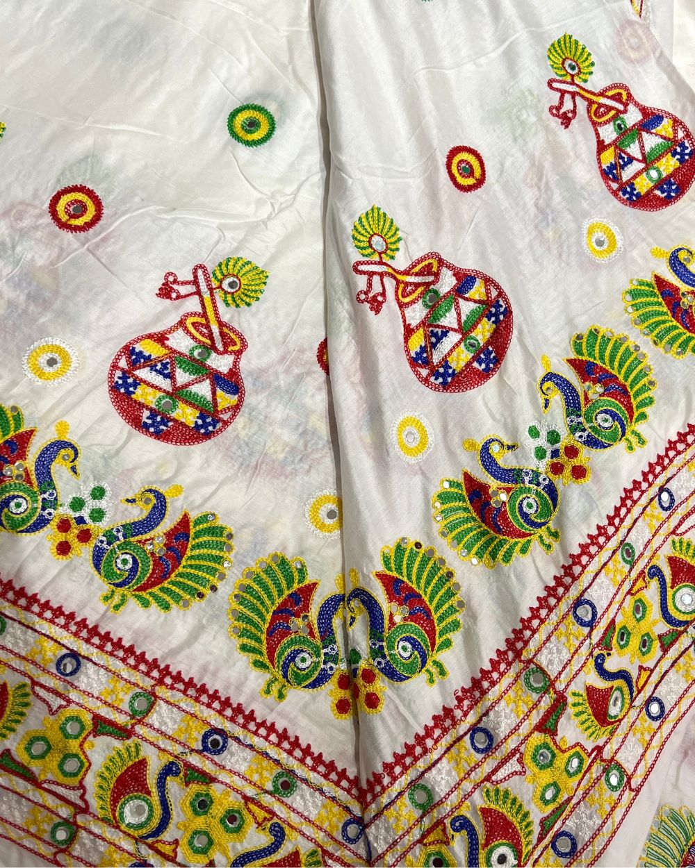 Rayon Gamthi(Rajasthani) Work White (Multicolor) 45 Inches Width