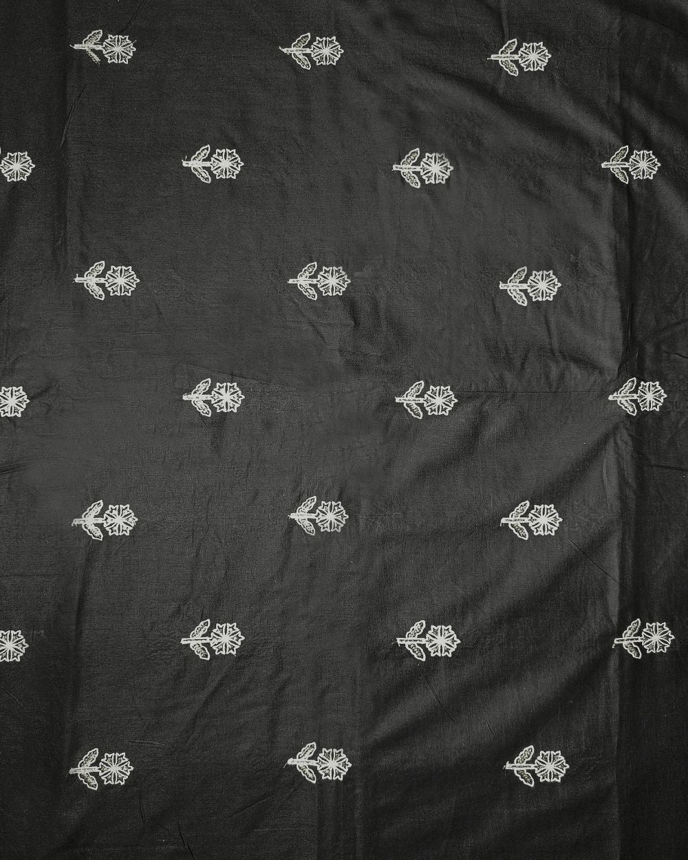 Cambric Cotton with Thread Work Black Colour 40 Inches Width