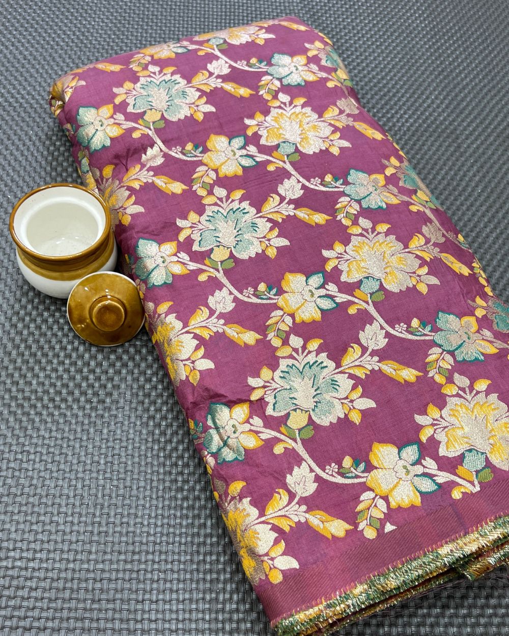 Jacquard Brocade Onion Pink Colour 45 Inches Width