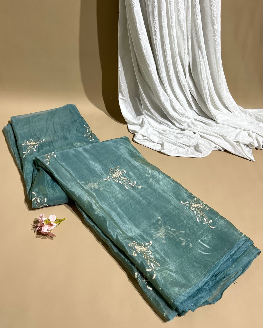 Gold Crush Work Turquoise Colour 44 Inches Width