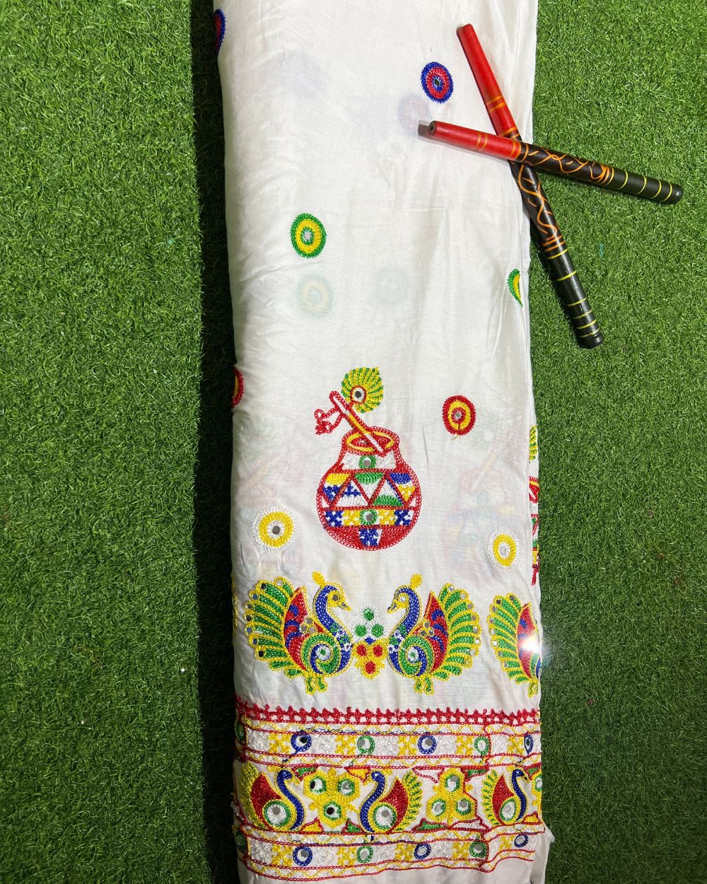 Rayon Gamthi(Rajasthani) Work White (Multicolor) 45 Inches Width
