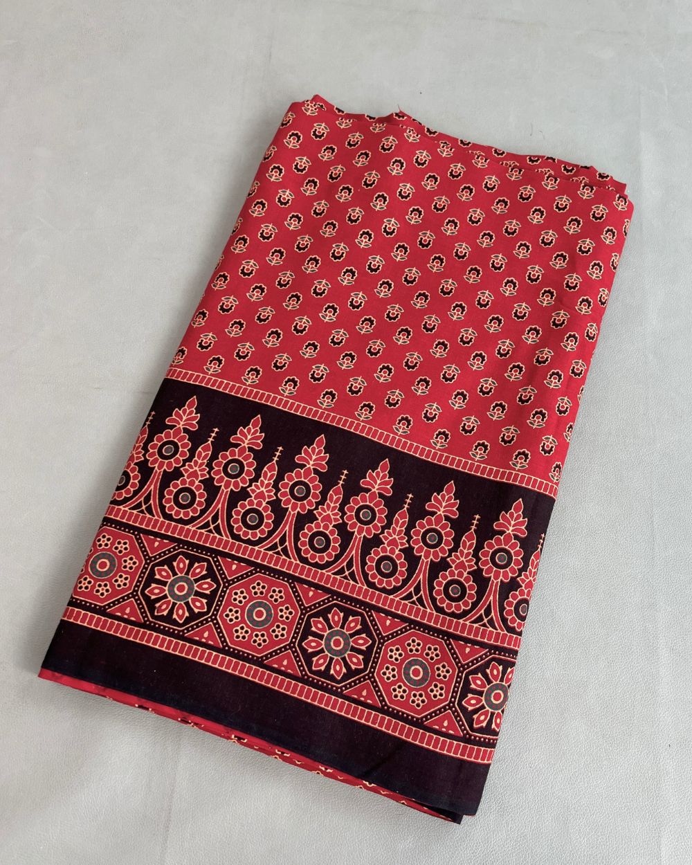 Printed Gujari Cotton with Border Red Colour 42 Inches Width
