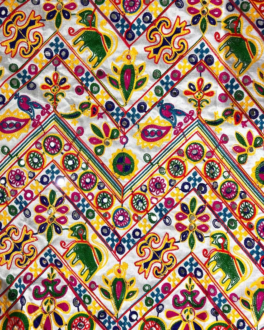 Mulberry Gamthi(Rajasthani) Work White(Multicolor) 45 Inches Width