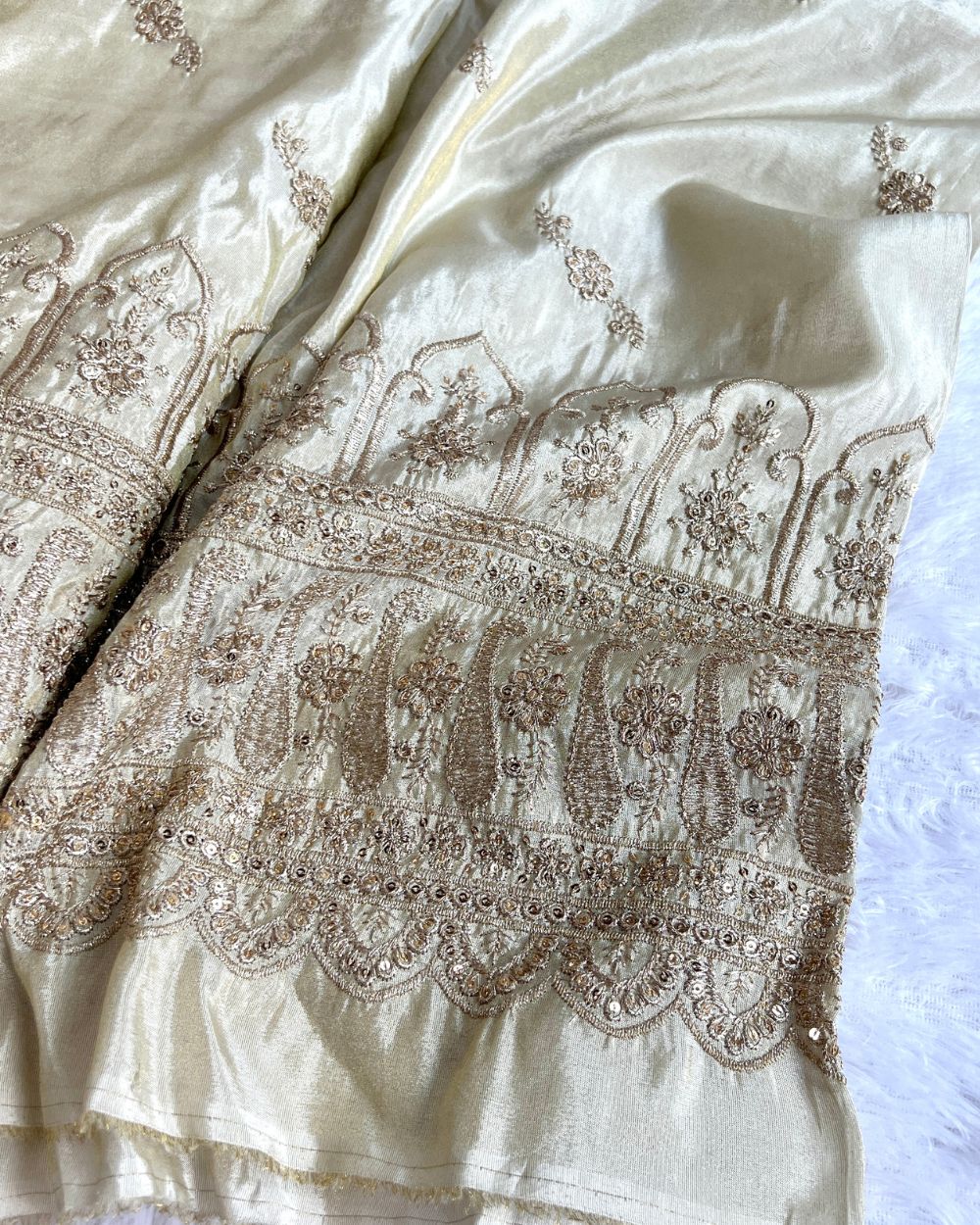 Dyeable Cosmos Border Work Golden Colour 45 Inches Width