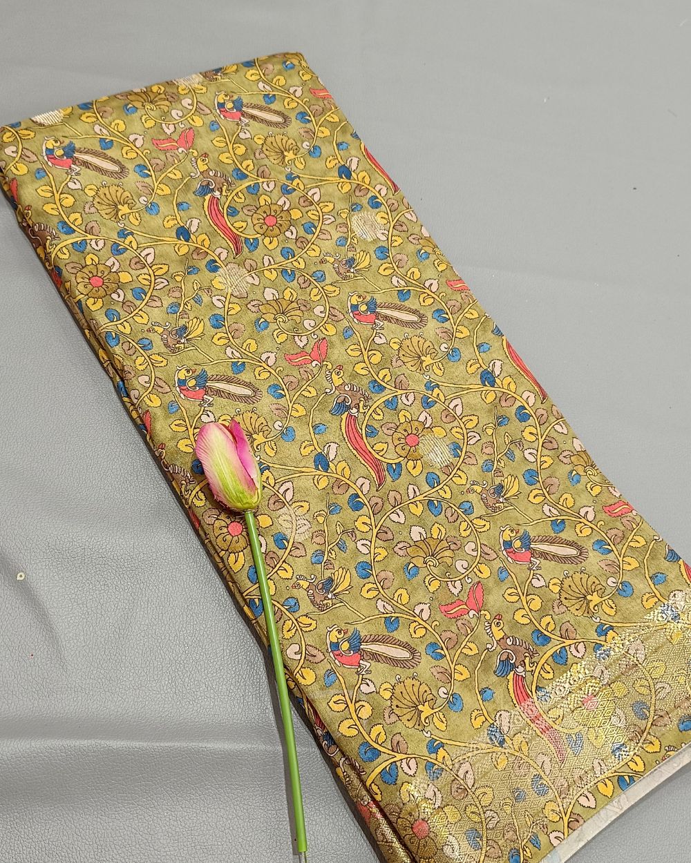 Printed Silk With Border Mehandi Green (Multicolour) 47 Inches Width