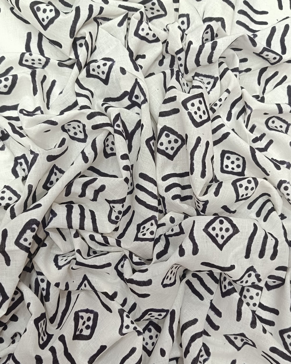 Printed Cotton Cambric White Colour 44 Inches Width