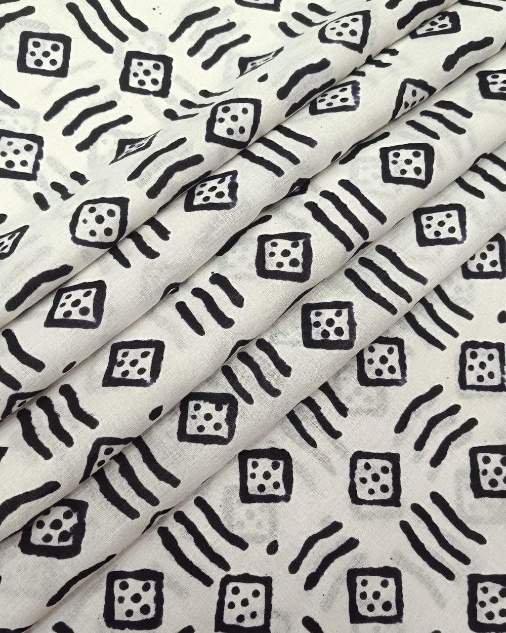 Printed Cotton Cambric White Colour 44 Inches Width