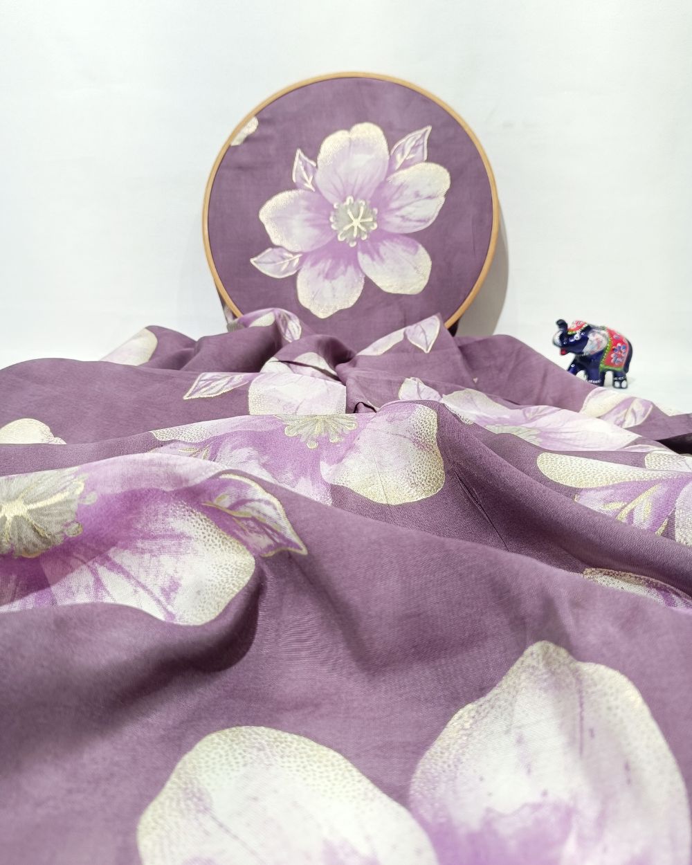 Printed Muslin (Foil) Light lavender Colour 42 Inches Width