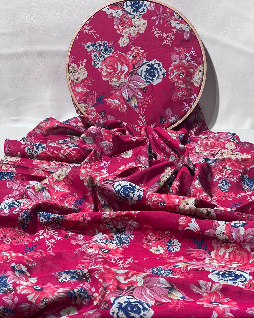 Printed Muslin (Foil) Pink Colour 44 Inches Width