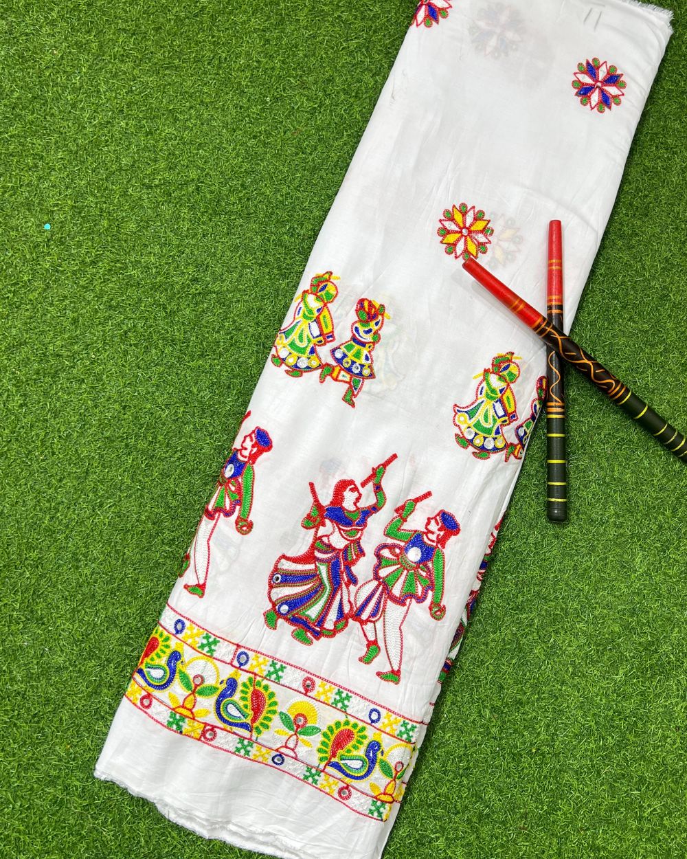 Rayon Gamthi(Rajasthani) Work White (Multicolor) 45 Inches Width