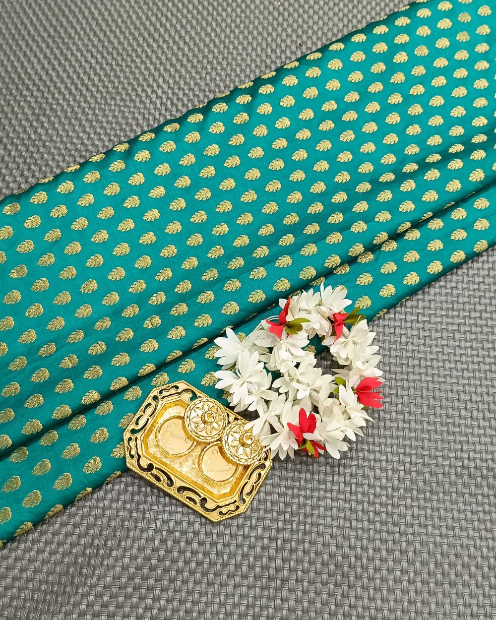 Banarasi Peacock Green Colour 42 Inches Width