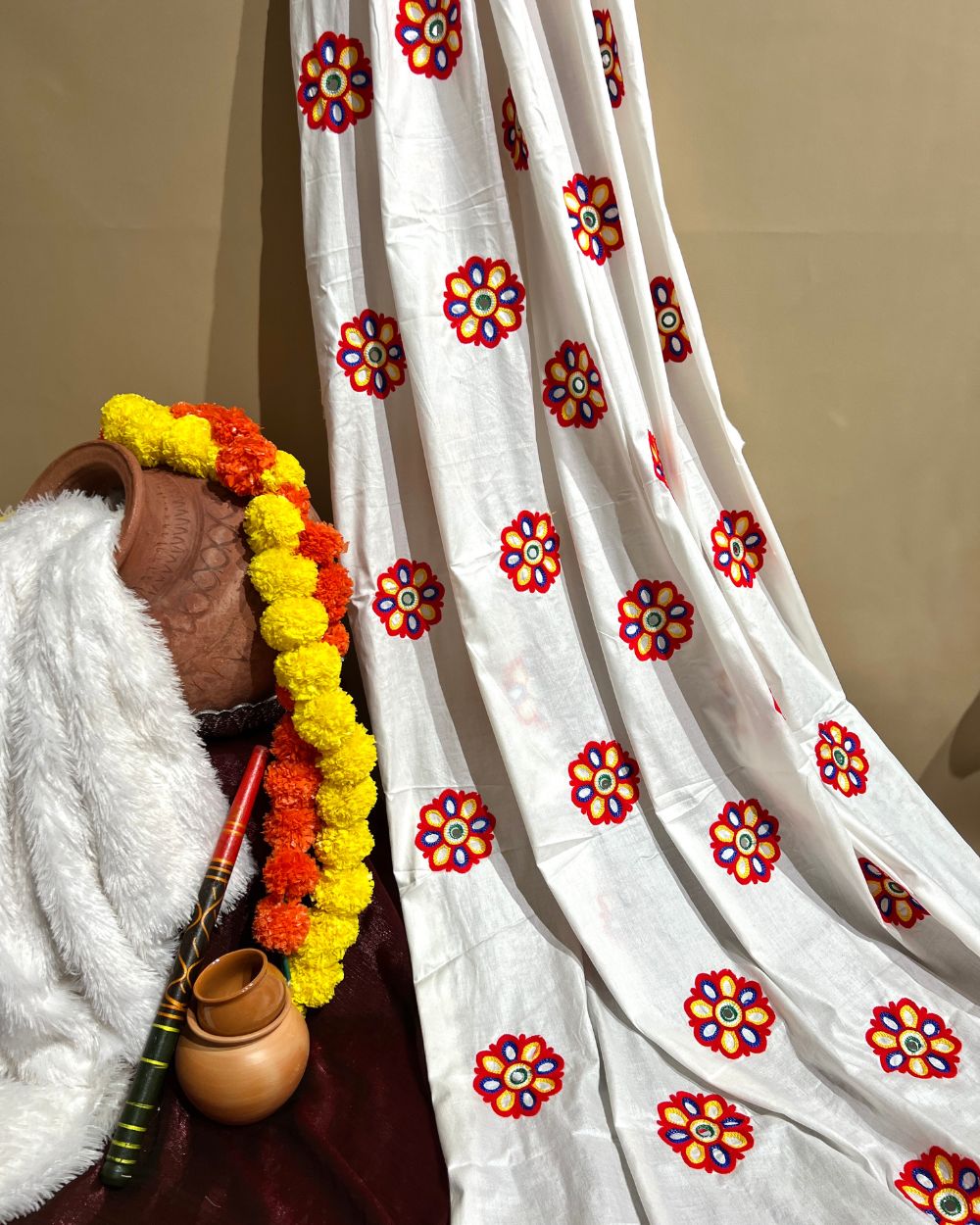Rayon Gamthi(Rajasthani) Work White (Multicolor) 45 Inches Width