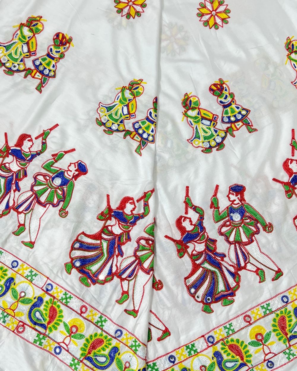 Rayon Gamthi(Rajasthani) Work White (Multicolor) 45 Inches Width