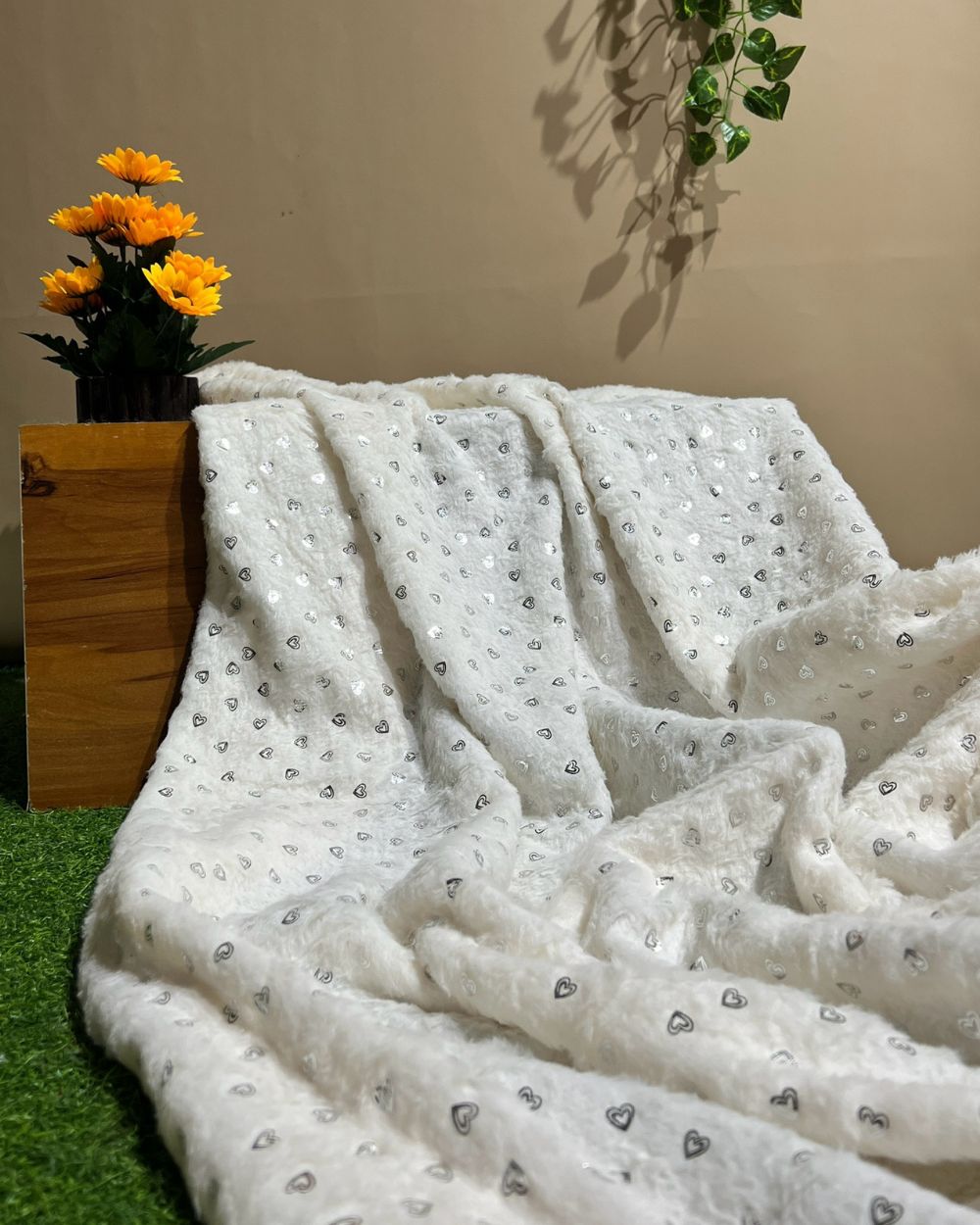 Imported Printed Foil Fur White Colour 60 Inches Width
