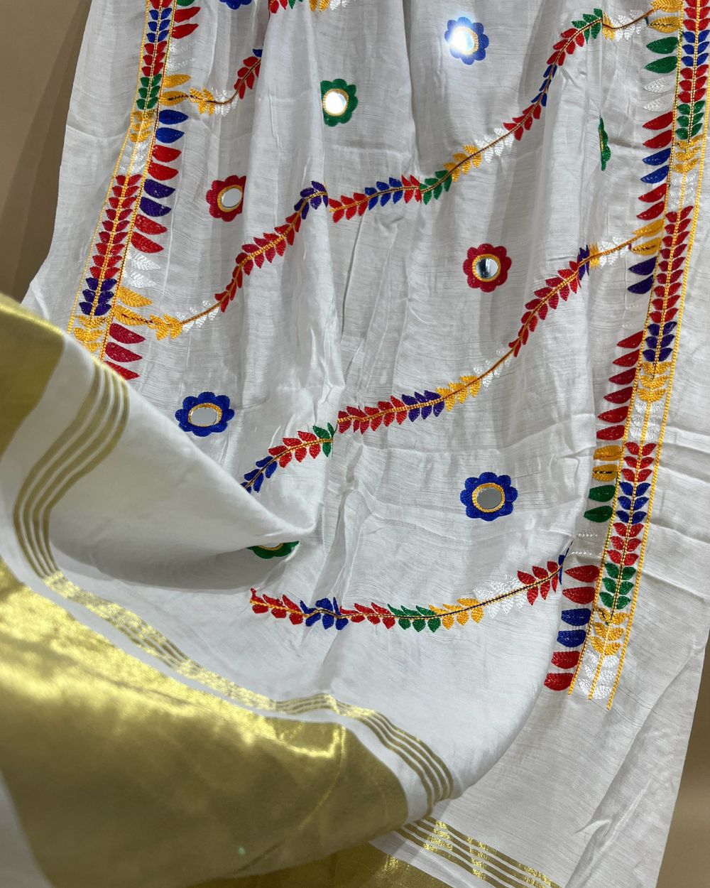 Abla Work Lagdi Patta Dupatta Art Silk White Colour 40 Inches Width