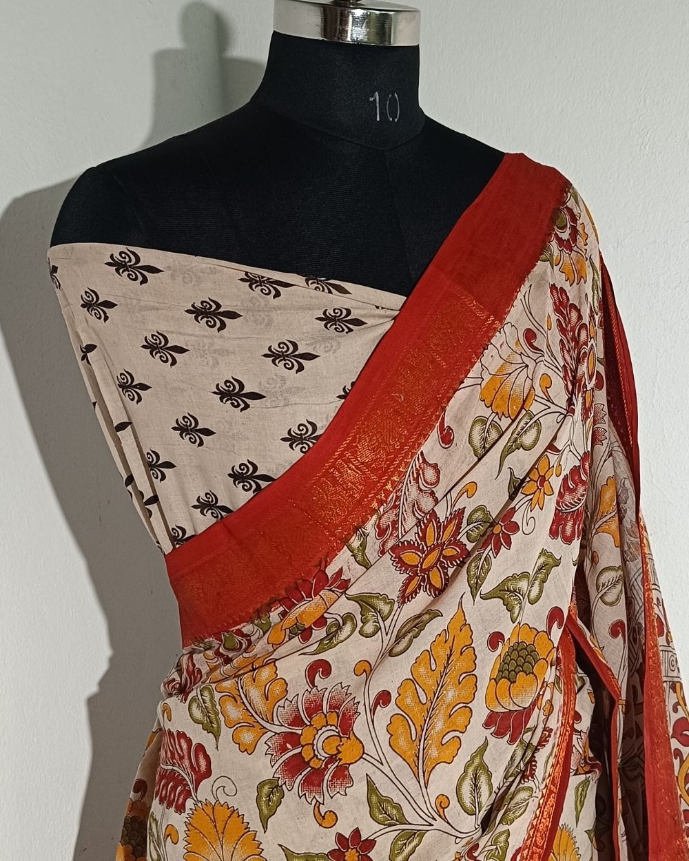 Hand Block Printed Cotton Kalamkari Saree with Blouse Piece Beige Colour 46 Inches Width