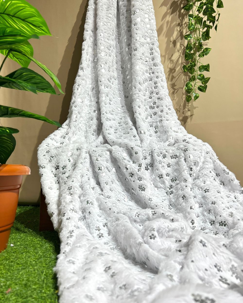 Imported Printed Foil Fur Fresh White Colour 60 Inches Width