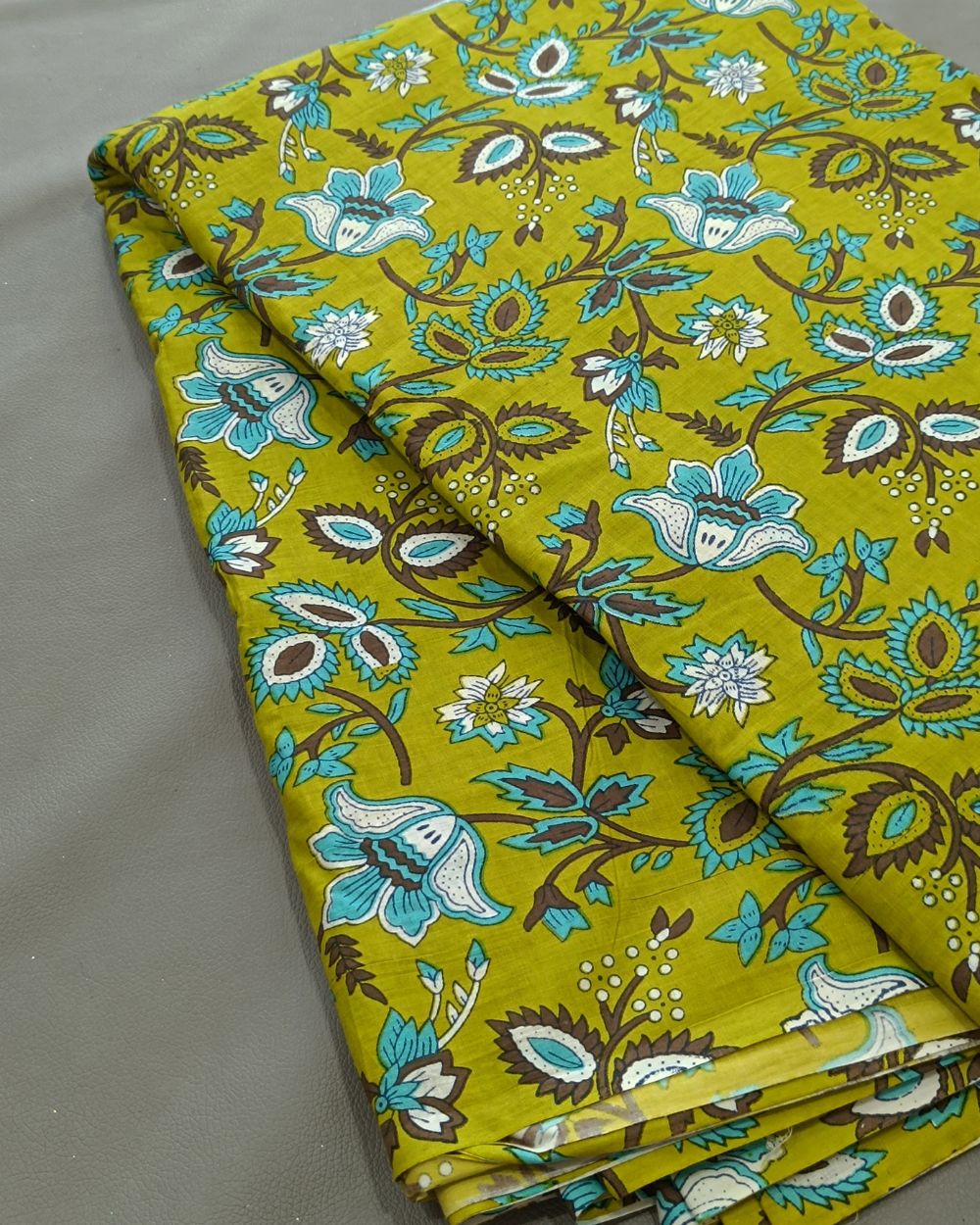 Printed Cotton Cambric Lime Green Colour 42 Inches Width