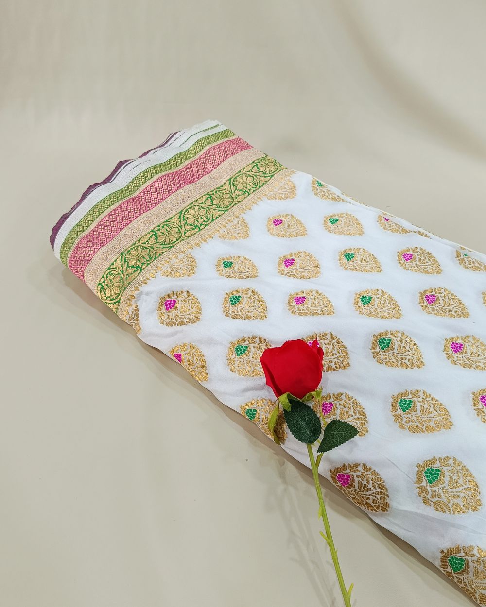Brocade  White Colour 46 Inches Width
