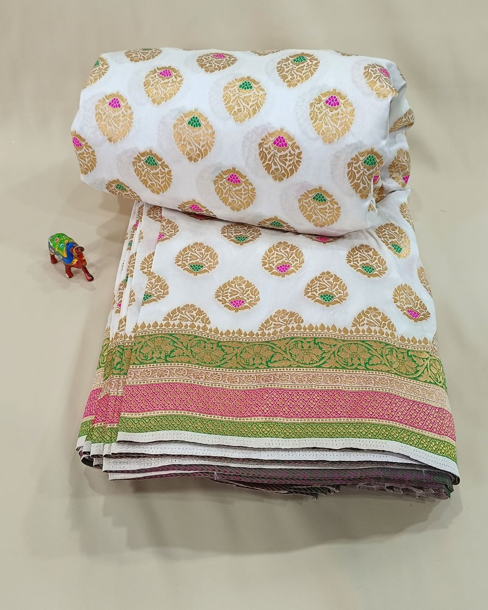 Brocade  White Colour 46 Inches Width