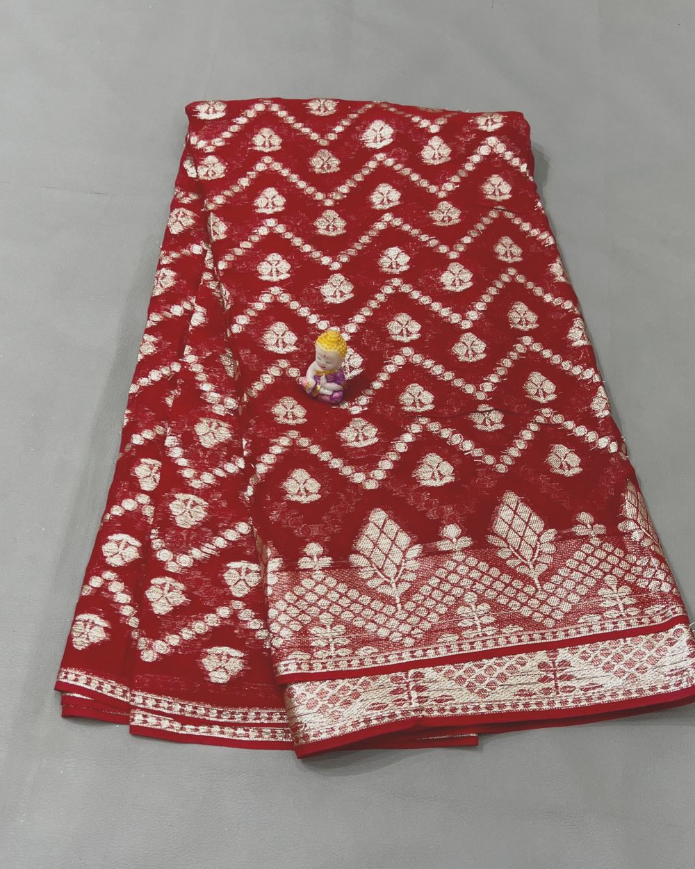 Pure Viscose Saree Without Blouse Chilli Red Colour