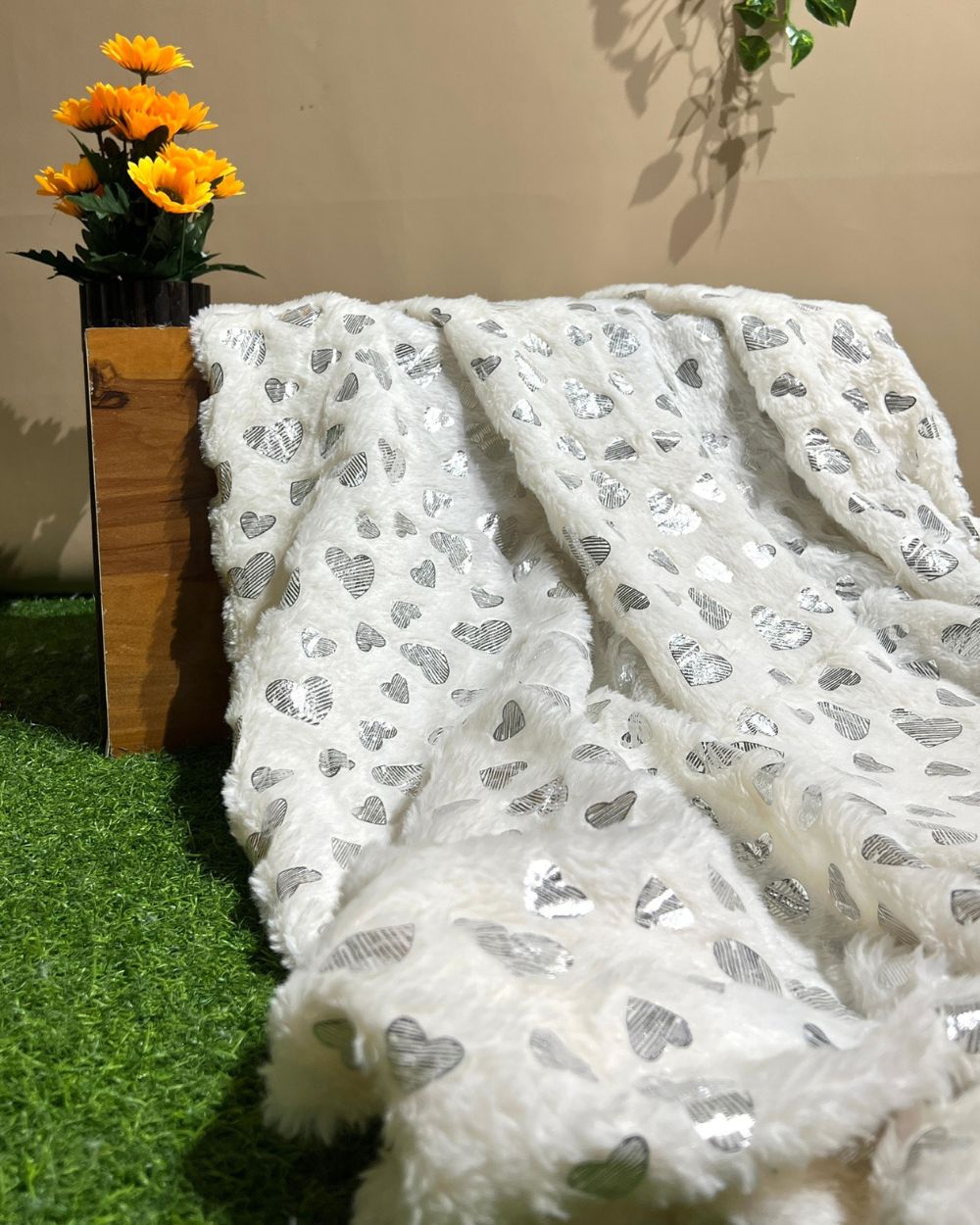 Imported Printed Foil Fur White Colour 60 Inches Width