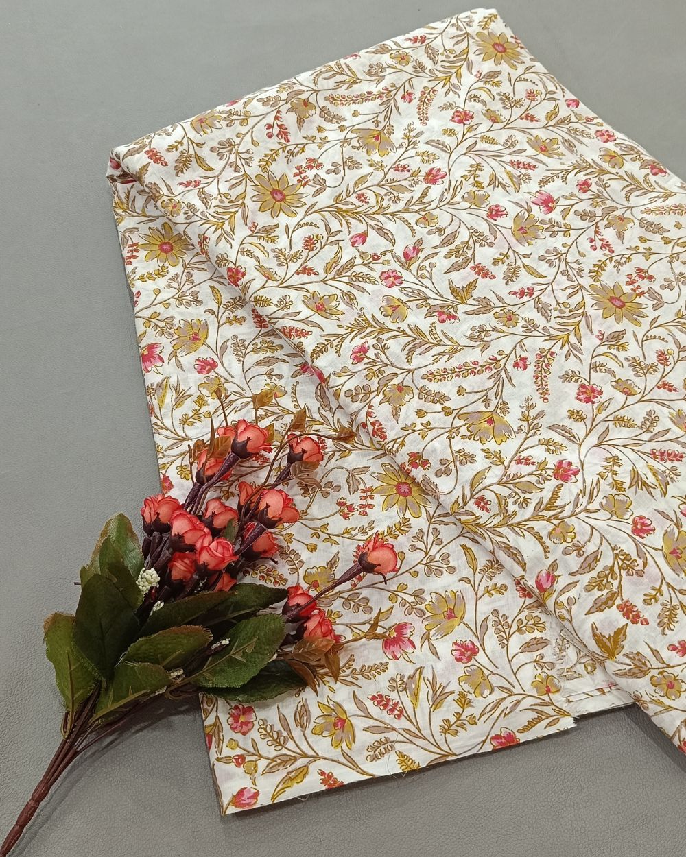 Printed Cambric Cotton Off White 42 Inches Width