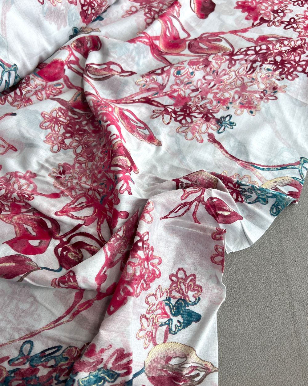 Printed Mal Cotton (Foil) White Colour 45 Inches Width