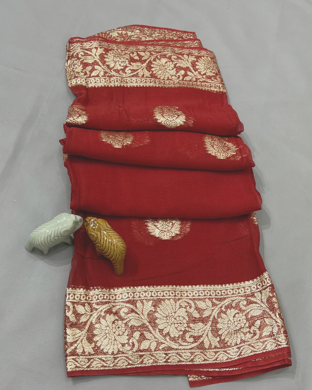 Pure Viscose Saree Without Blouse Chilli Red Colour