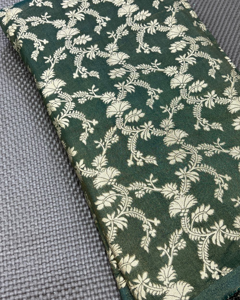 Cosmos Zari Work Green Colour 45 Inches Width
